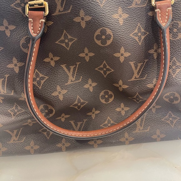 LOUIS VUITTON Pallas MM Monogram Handbag - Picture 6 of 13